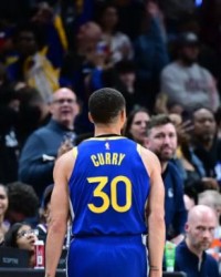 世俱杯-空砍60分库里变孤勇者！勇士不交易无出路？