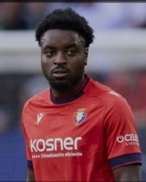 世体：奥萨苏纳后卫博约莫经过约17.5小时长途旅行抵达巴塞罗那