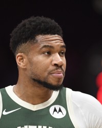 世俱杯-字母哥谈交易流言：我无法控制别人说什么 我从未想过或说过离开